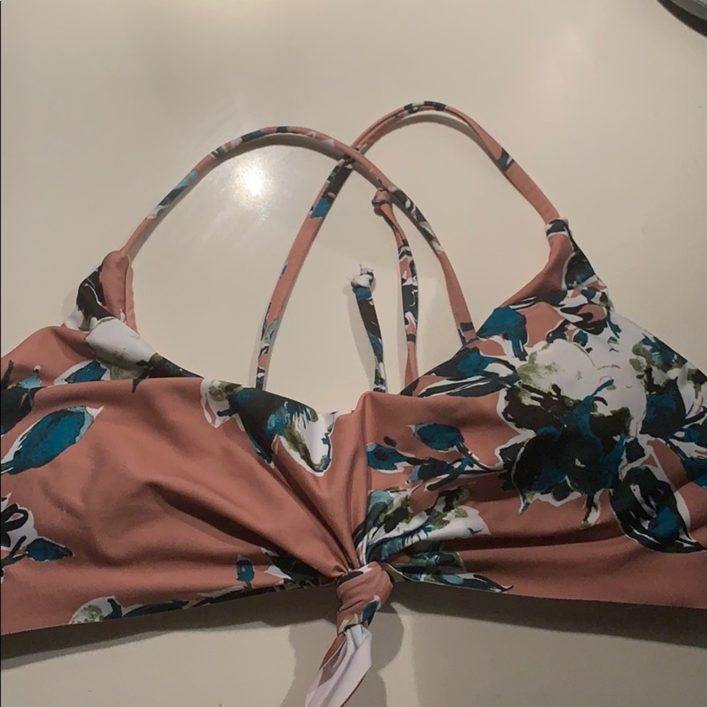 Splendid bikini! - Picture 3 of 5